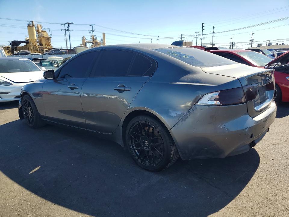 46833886 :رقم المزاد ، SAJAD4BG1HA965841 vin ، 2017 Jaguar Xe مزاد بيع
