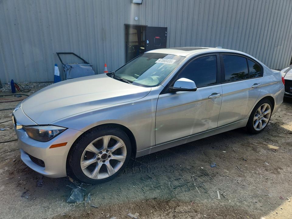 47560406 :رقم المزاد ، WBA3C3C56DF981691 vin ، 2013 Bmw 320 مزاد بيع