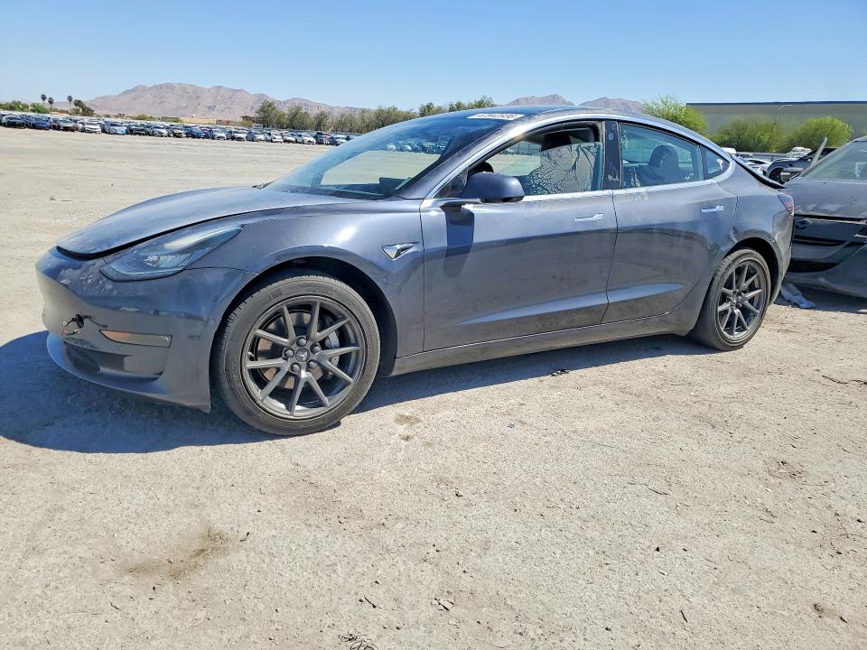 Auction sale of the 2018 Tesla Model 3, vin: 5YJ3E1EA4JF034581, lot number: 47942936
