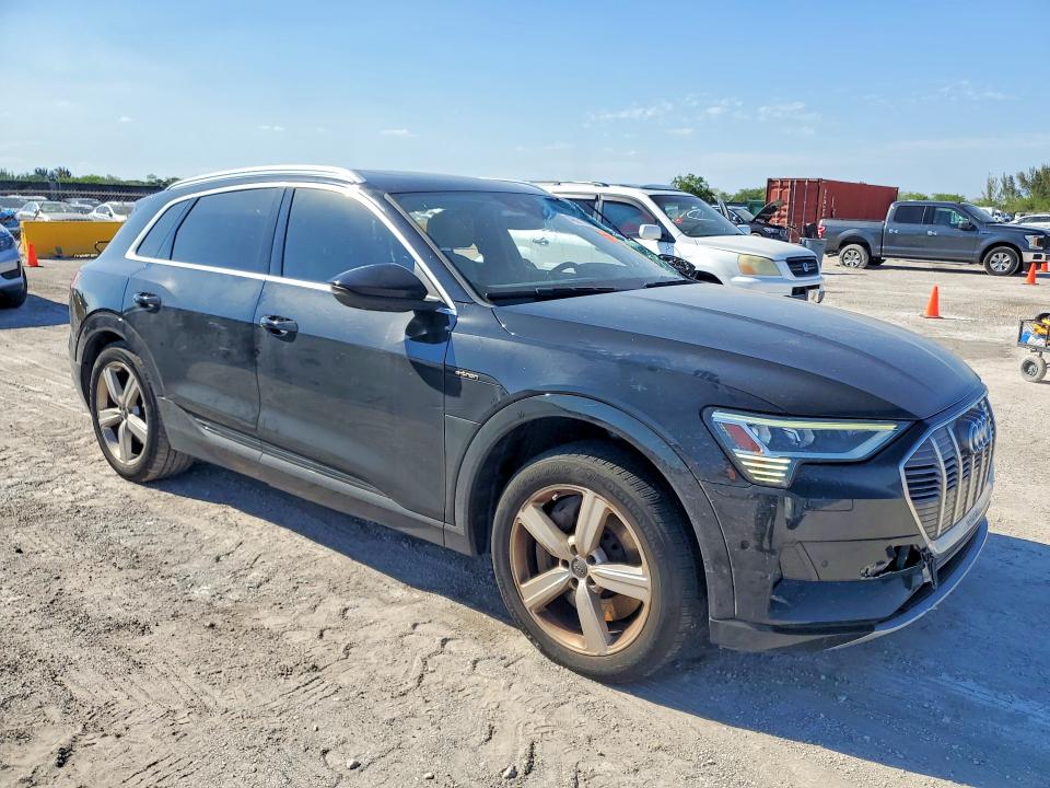 Aukcja sprzedaży 2019 Audi E-tron, vin: WA1LAAGE1KB024326, numer aukcji: 46671366