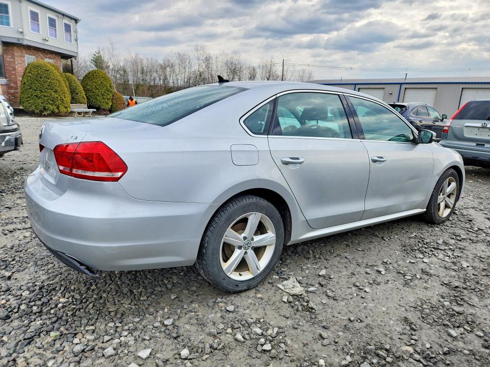 47422286 :رقم المزاد ، 1VWAT7A31FC087912 vin ، 2015 Volkswagen Passat مزاد بيع