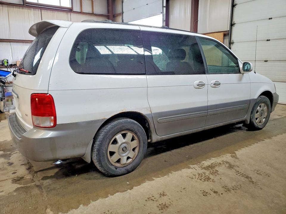 2002 Kia Sedona მანქანა იყიდება აუქციონზე, vin: KNDUP131326272064, აუქციონის ნომერი: 46757766