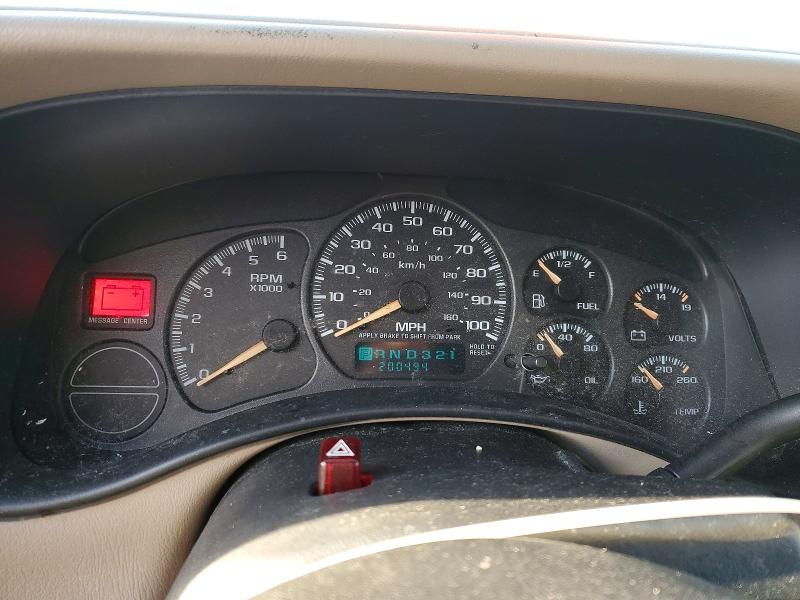 2001 Chevrolet Suburban მანქანა იყიდება აუქციონზე, vin: 3GNFK16T31G270663, აუქციონის ნომერი: 46086406