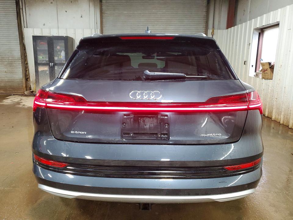 46695996 :رقم المزاد ، WA1LAAGE7MB003631 vin ، 2021 Audi E-tron مزاد بيع
