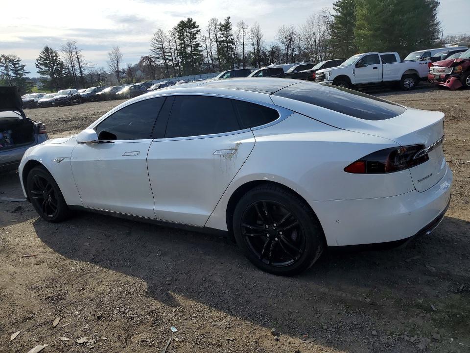 Продажа на аукционе авто 2015 Tesla Model S, vin: 5YJSA1E27FF104176, номер лота: 46759776