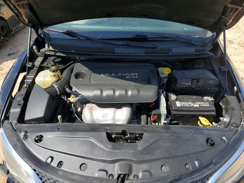 46869076 :رقم المزاد ، 1C3CCCAB2GN137223 vin ، 2016 Chrysler 200 مزاد بيع