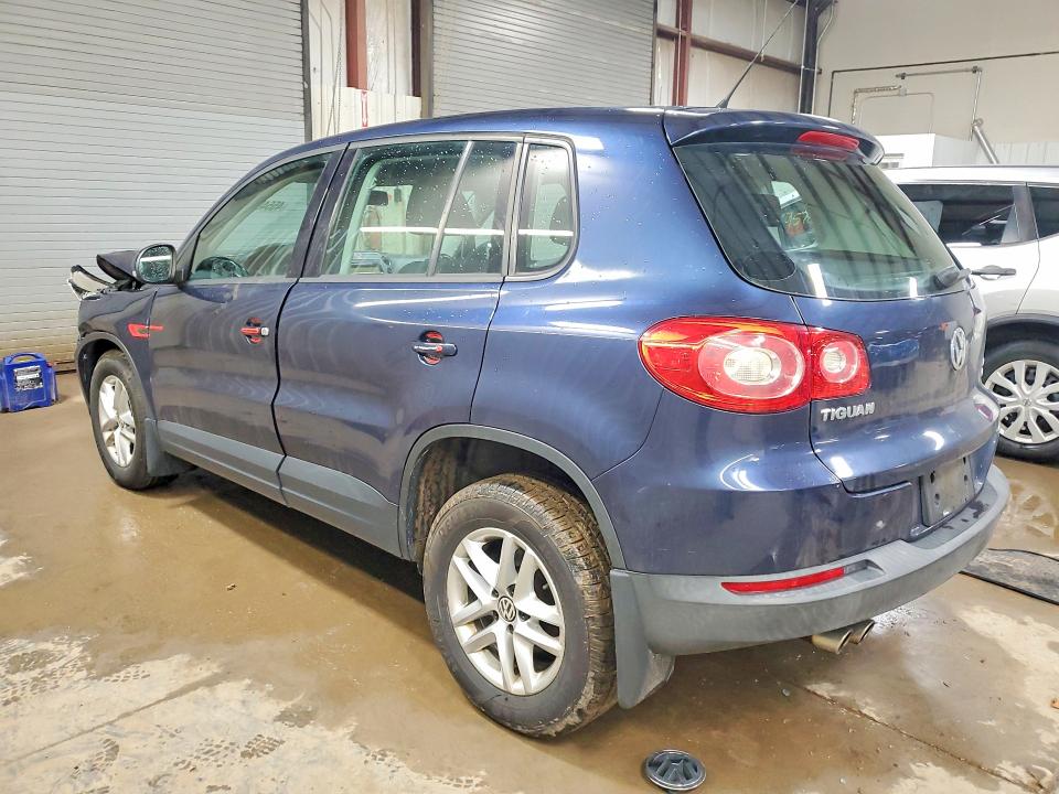 2011 Volkswagen Tiguan მანქანა იყიდება აუქციონზე, vin: WVGBV7AX4BW517361, აუქციონის ნომერი: 45540306
