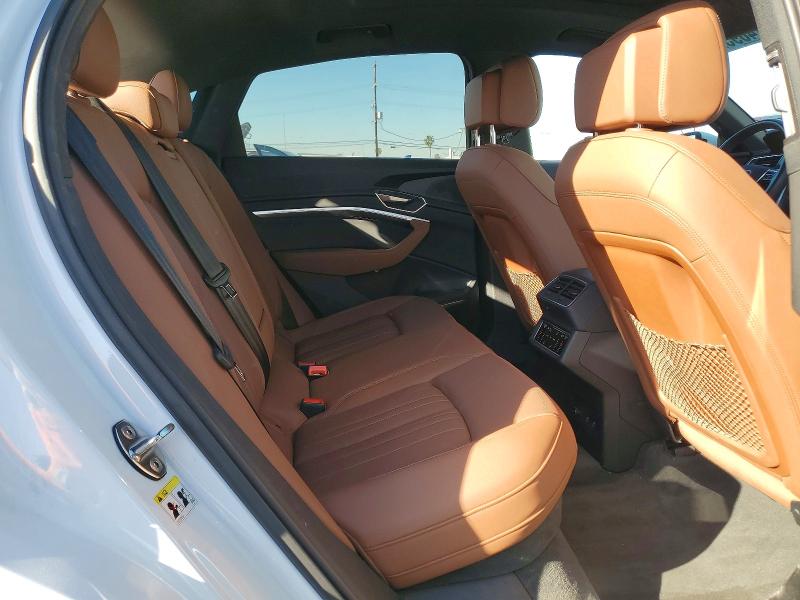 2024 Audi Q8 E-tron მანქანა იყიდება აუქციონზე, vin: WA1CAAGE9RB022074, აუქციონის ნომერი: 46932326