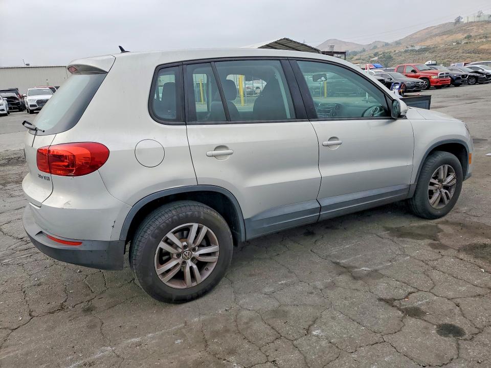 2013 Volkswagen Tiguan მანქანა იყიდება აუქციონზე, vin: WVGAV3AX6DW609692, აუქციონის ნომერი: 48103266