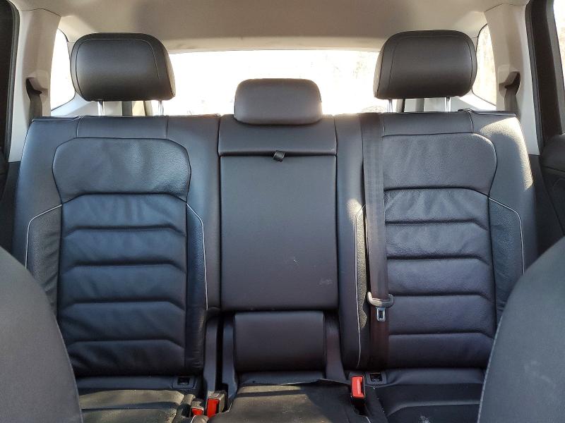 79792885 :رقم المزاد ، 3VV4B7AX1JM067626 vin ، 2018 Volkswagen Tiguan مزاد بيع