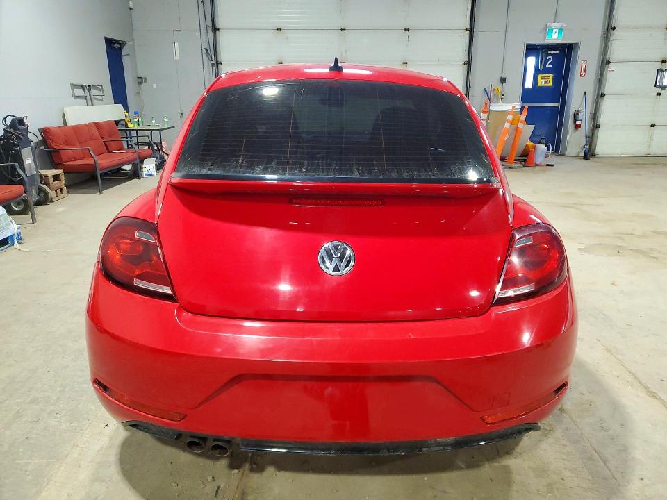47238926 :رقم المزاد ، 3VWJ17AT2HM620471 vin ، 2017 Volkswagen Beetle مزاد بيع