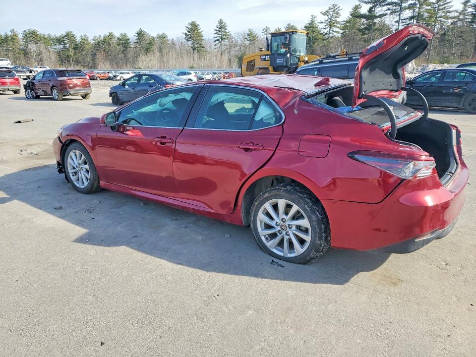 47728816 :رقم المزاد ، 4T1C11BK9NU067786 vin ، 2022 Toyota Camry مزاد بيع