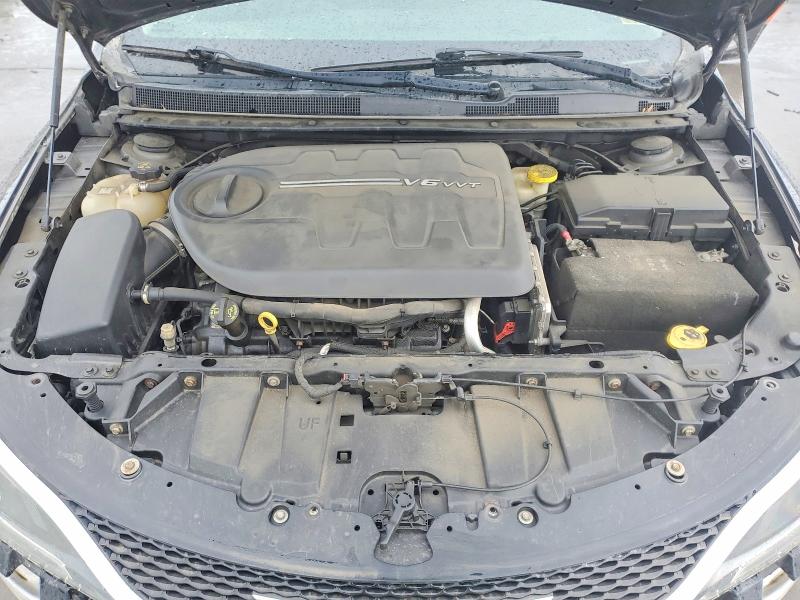79930695 :رقم المزاد ، 1C3CCCEG5FN656433 vin ، 2015 Chrysler 200 مزاد بيع