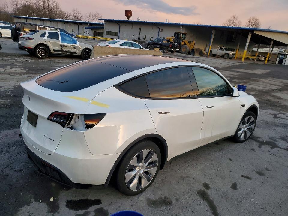 46028896 :رقم المزاد ، 7SAYGDEE5PA110998 vin ، 2023 Tesla Model Y مزاد بيع