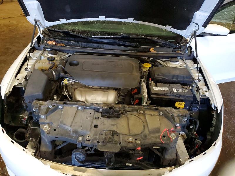 41965526 :رقم المزاد ، 1C3CCCBB5FN745038 vin ، 2015 Chrysler 200 مزاد بيع