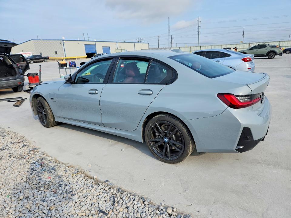 79944315 :رقم المزاد ، 3MW39FF03P8C97629 vin ، 2023 Bmw 330e مزاد بيع
