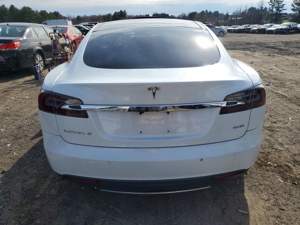 Продажа на аукционе авто 2015 Tesla Model S, vin: 5YJSA1E27FF104176, номер лота: 46759776