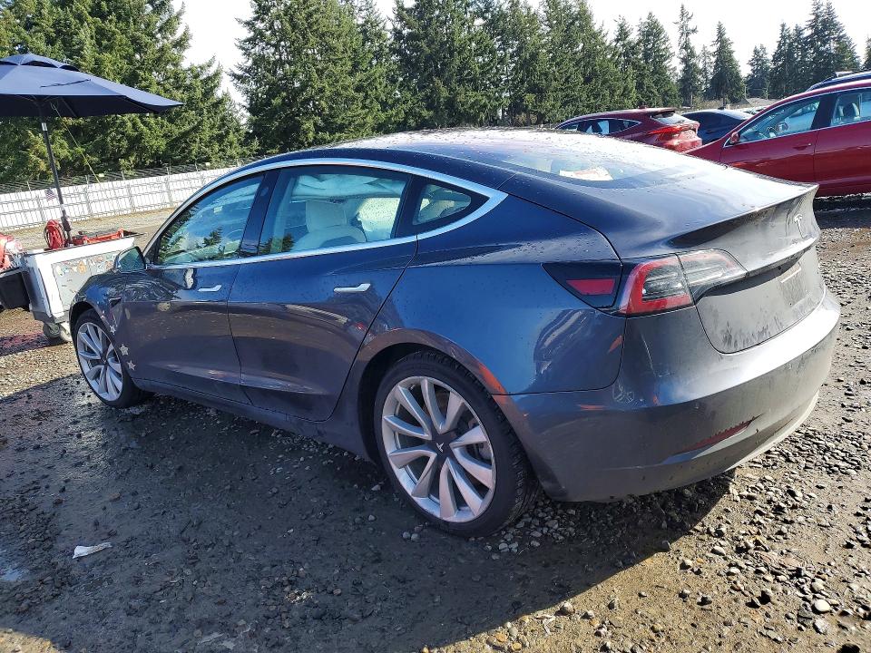 Продажа на аукционе авто 2018 Tesla Model 3, vin: 5YJ3E1EB4JF182836, номер лота: 45596986
