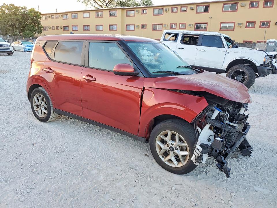 2022 Kia Soul მანქანა იყიდება აუქციონზე, vin: KNDJ23AU0N7807327, აუქციონის ნომერი: 45617426