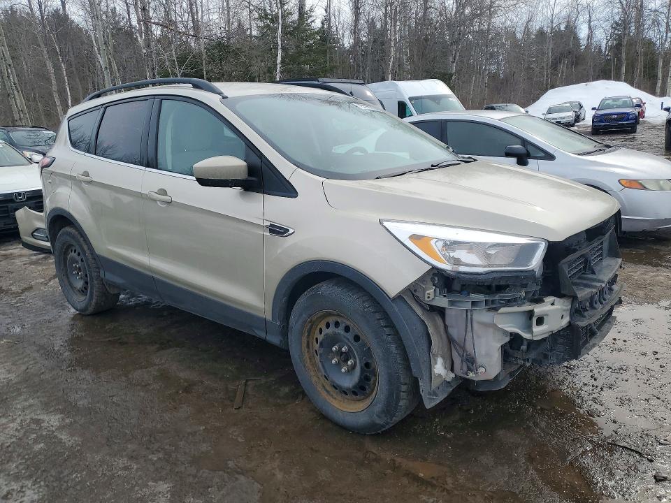 79199175 :رقم المزاد ، 1FMCU0GD8JUC95770 vin ، 2018 Ford Escape مزاد بيع