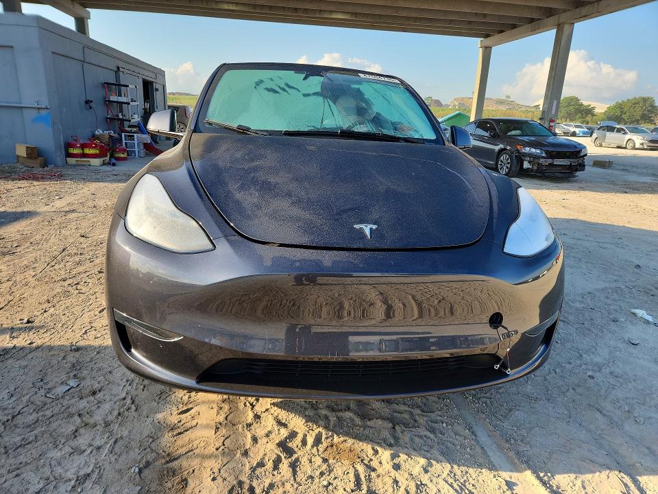 47504736 :رقم المزاد ، 7SAYGDED6SA374263 vin ، 2025 Tesla Model Y مزاد بيع