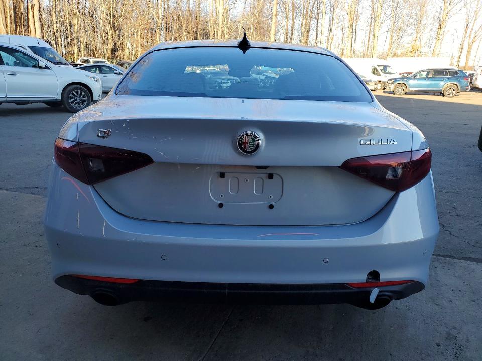 79556005 :رقم المزاد ، ZARFANBN0N7656751 vin ، 2022 Alfa Romeo Giulia مزاد بيع
