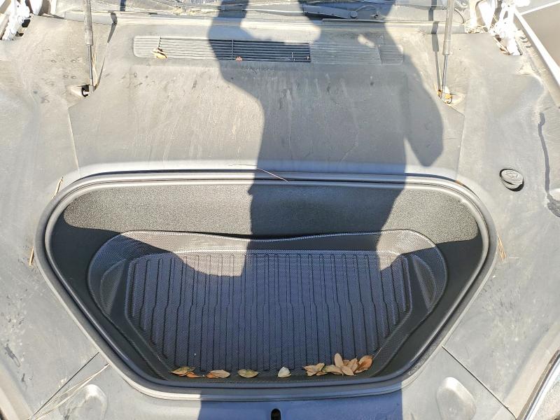 47926436 :رقم المزاد ، 5YJSA1E55NF478908 vin ، 2022 Tesla Model S مزاد بيع