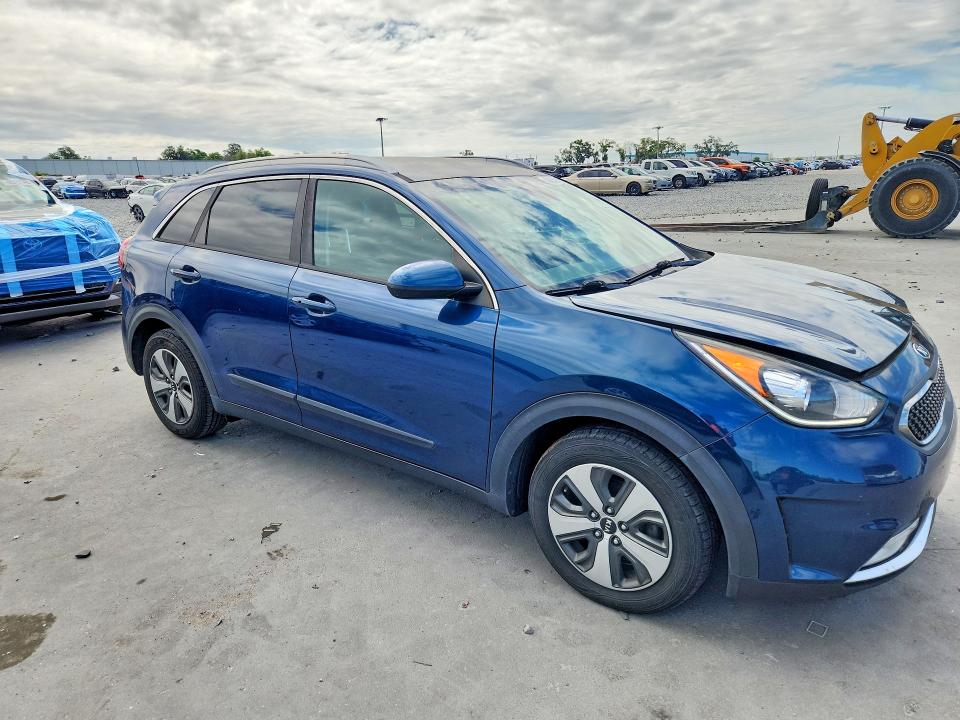 46750906 :رقم المزاد ، KNDCB3LC1J5108548 vin ، 2018 Kia Niro مزاد بيع