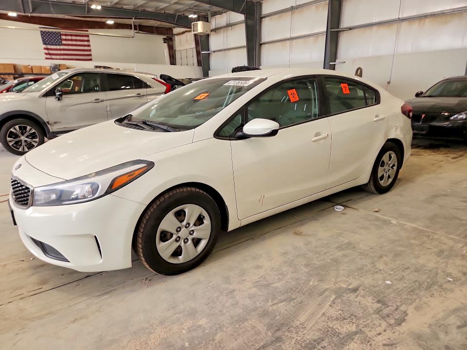 2017 Kia Forte მანქანა იყიდება აუქციონზე, vin: 3KPFK4A73HE069551, აუქციონის ნომერი: 47136506