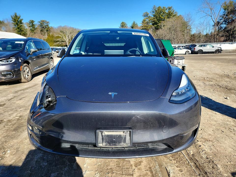 42049176 :رقم المزاد ، 7SAYGDEE0PF611137 vin ، 2023 Tesla Model Y مزاد بيع