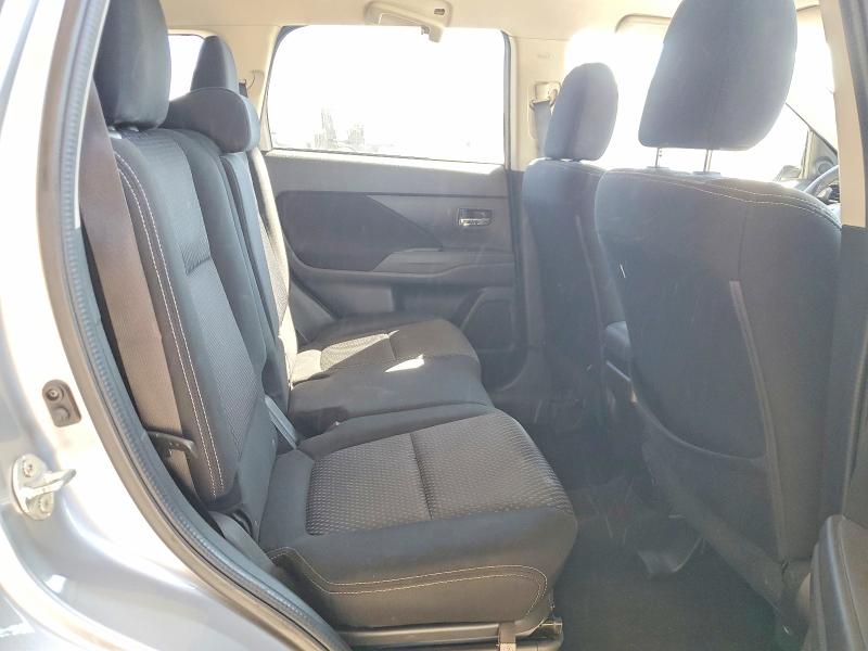Продаж на аукціоні авто 2018 Mitsubishi Outlander, vin: JA4AD3A3XJJ004288, номер лоту: 47037176