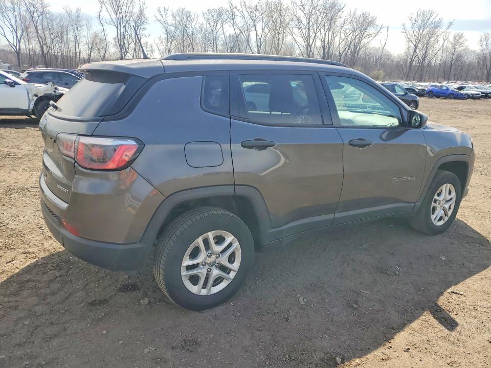 48030326 :رقم المزاد ، 3C4NJDAB7JT419154 vin ، 2018 Jeep Compass مزاد بيع