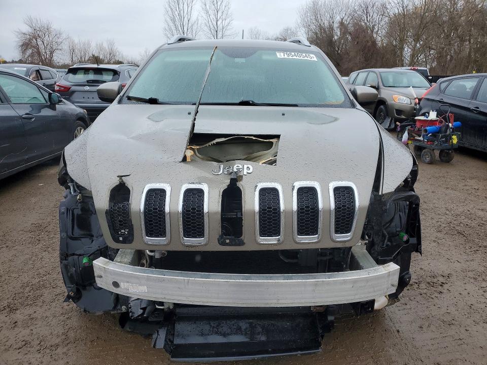 79540545 :رقم المزاد ، 1C4PJMCS4GW276396 vin ، 2016 Jeep Cherokee مزاد بيع