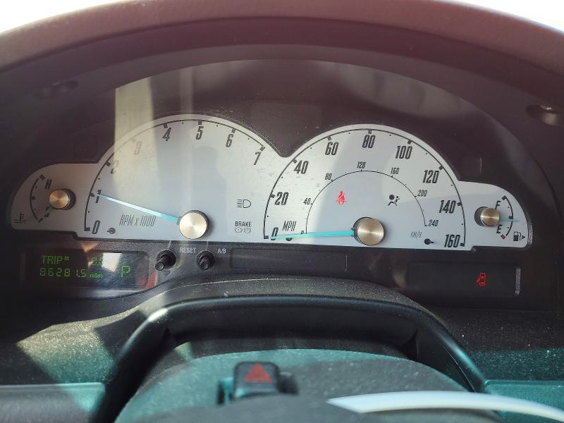 47631426 :رقم المزاد ، 1FAHP60A52Y102902 vin ، 2002 Ford Thunderbird مزاد بيع