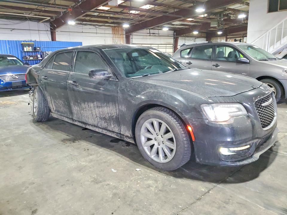 Продажа на аукционе авто 2019 Chrysler 300, vin: 2C3CCABG8KH729029, номер лота: 79827225