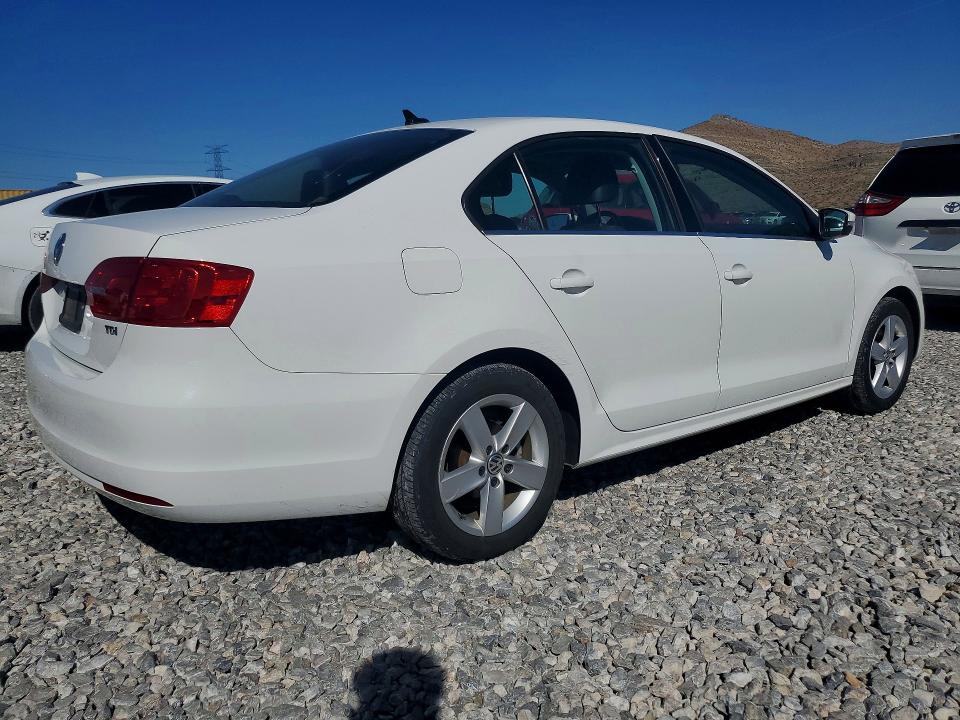2014 Volkswagen Jetta მანქანა იყიდება აუქციონზე, vin: 3VWLL7AJ9EM372734, აუქციონის ნომერი: 79844685