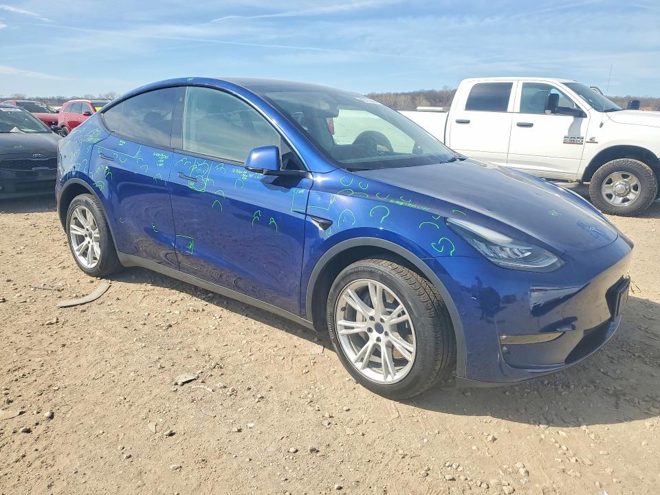 46727646 :رقم المزاد ، 7SAYGDEEXNF385234 vin ، 2022 Tesla Model Y مزاد بيع