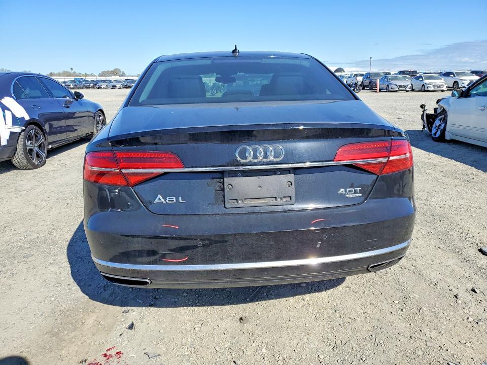 79974385 :رقم المزاد ، WAU32AFD0FN001777 vin ، 2015 Audi A8 مزاد بيع