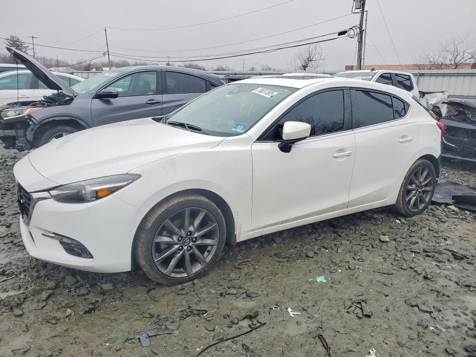 Продаж на аукціоні авто 2018 Mazda 3, vin: 3MZBN1M31JM257068, номер лоту: 79651305