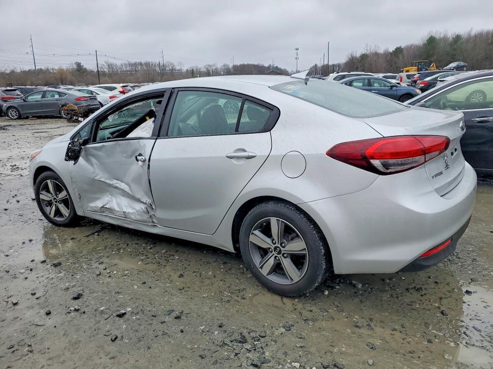 46592576 :رقم المزاد ، 3KPFL4A7XJE172212 vin ، 2018 Kia Forte مزاد بيع