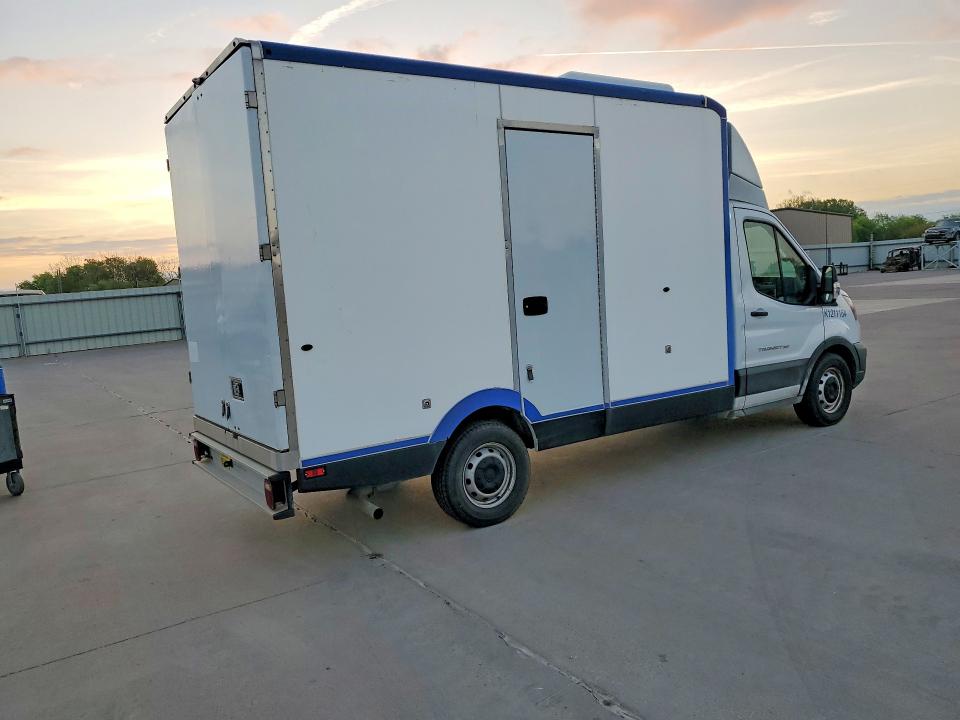 46948396 :رقم المزاد ، 1FDBW5Z89MKA96441 vin ، 2021 Ford Transit مزاد بيع