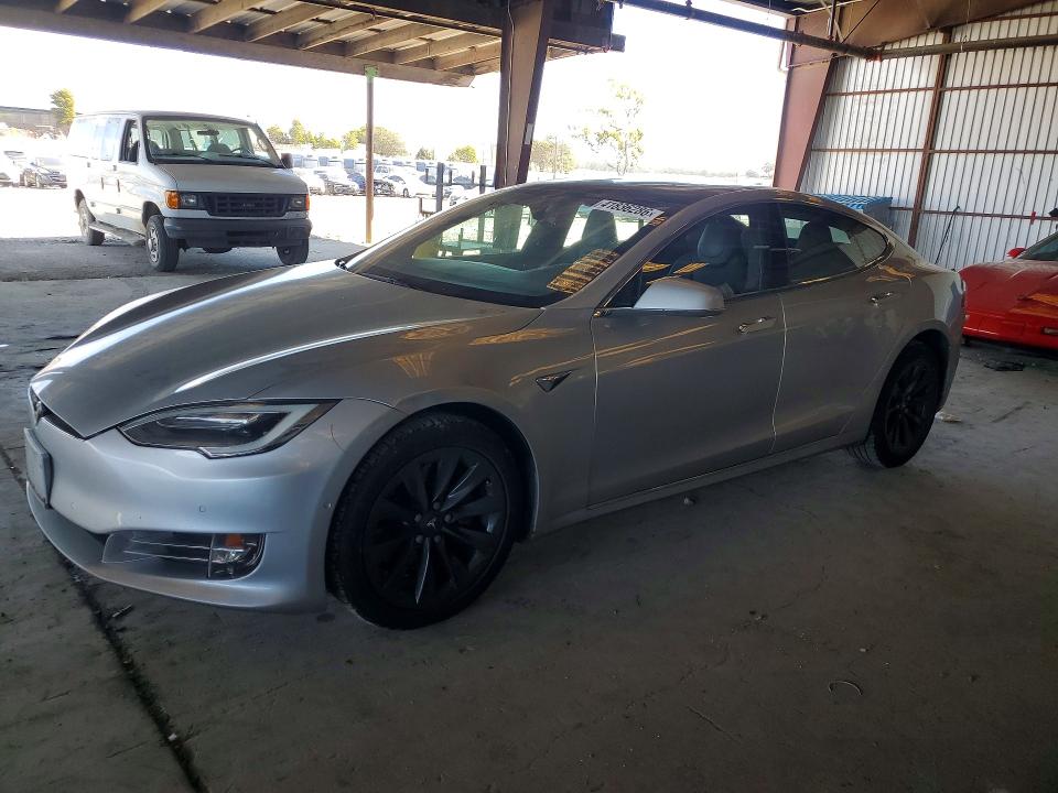 41836286 :رقم المزاد ، 5YJSA1E25HF230619 vin ، 2017 Tesla Model S مزاد بيع