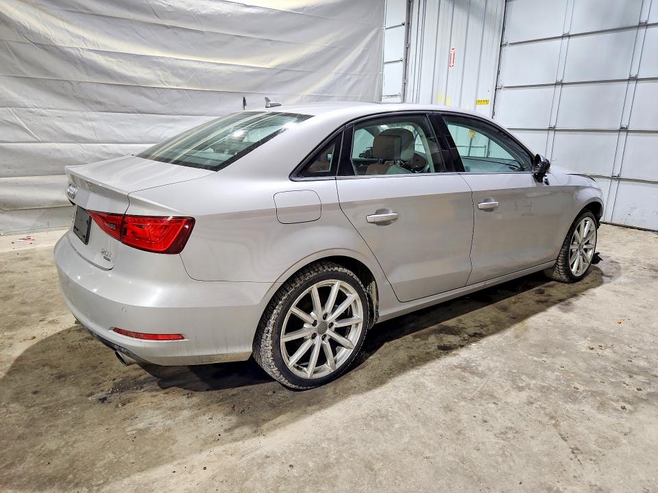 45481216 :رقم المزاد ، WAUBFGFF3F1070054 vin ، 2015 Audi A3 مزاد بيع