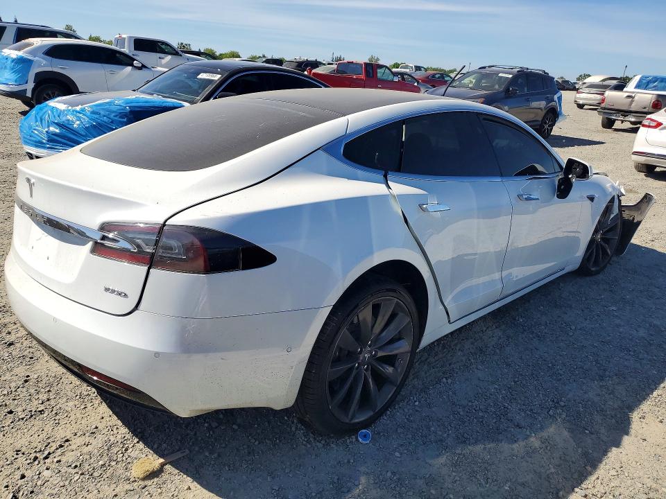 47127946 :رقم المزاد ، 5YJSA1E2XJF248121 vin ، 2018 Tesla Model S مزاد بيع