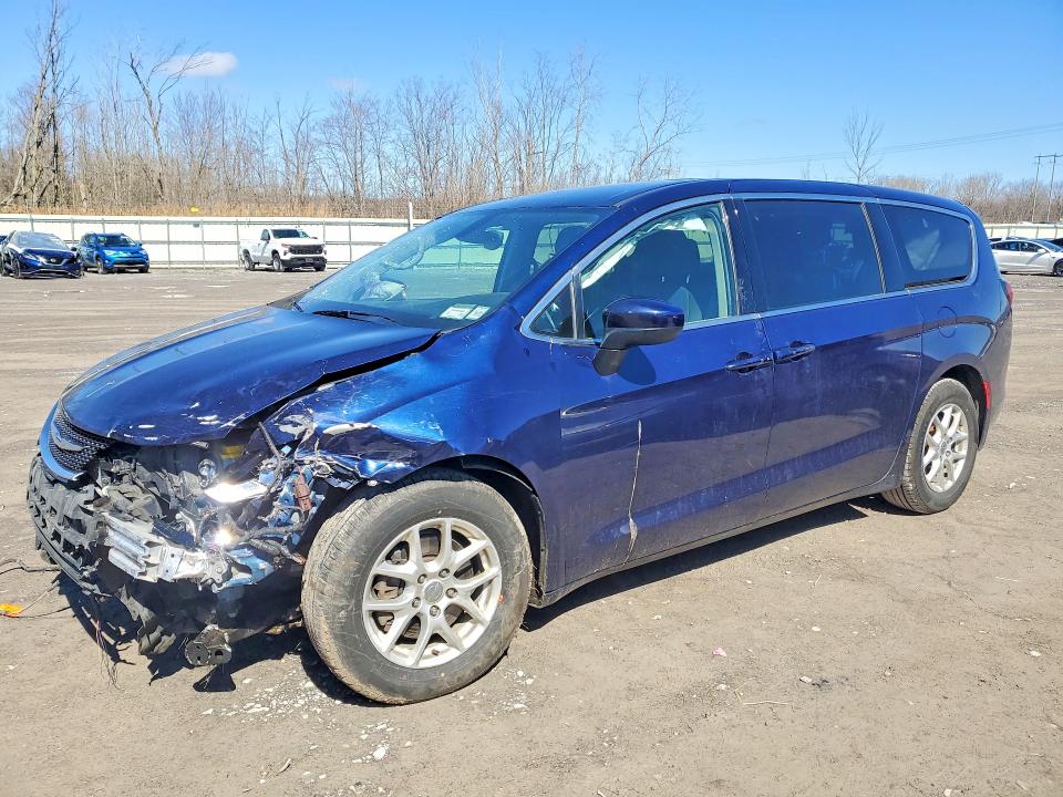 47695556 :رقم المزاد ، 2C4RC1DGXHR532174 vin ، 2017 Chrysler Pacifica مزاد بيع