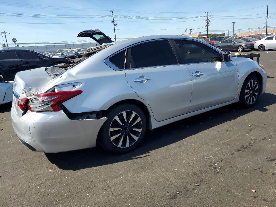 Продажа на аукционе авто 2018 Nissan Altima, vin: 1N4AL3AP7JC275251, номер лота: 45742576