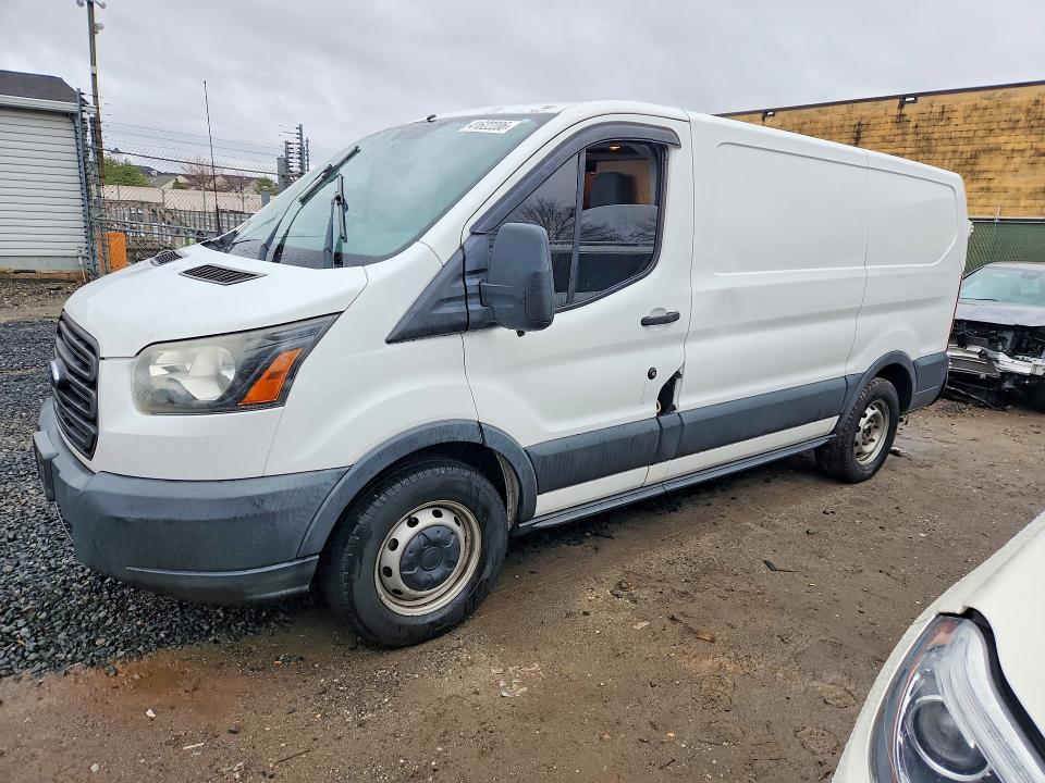 41622206 :رقم المزاد ، 1FTNE1ZM1FKA96320 vin ، 2015 Ford Transit مزاد بيع