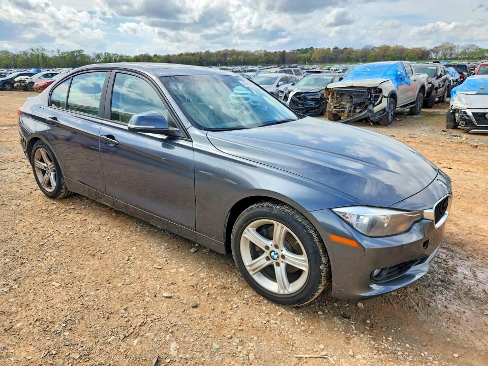 2013 Bmw 328 მანქანა იყიდება აუქციონზე, vin: WBA3A5C55DJ461982, აუქციონის ნომერი: 45836906