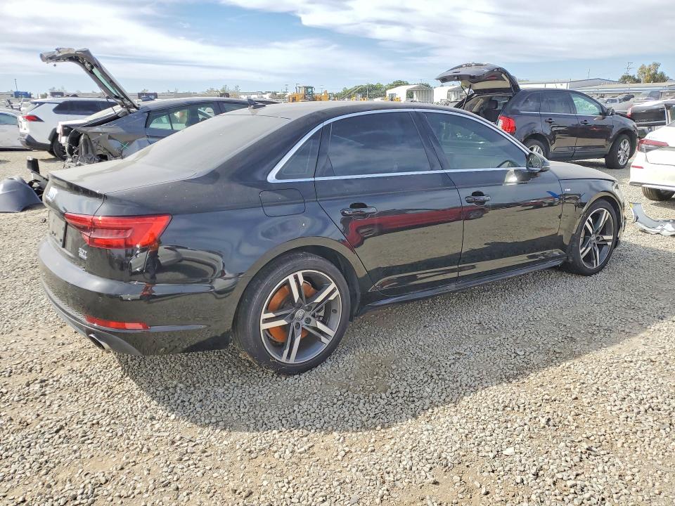 41796756 :رقم المزاد ، WAUENAF4XHN017486 vin ، 2017 Audi A4 مزاد بيع