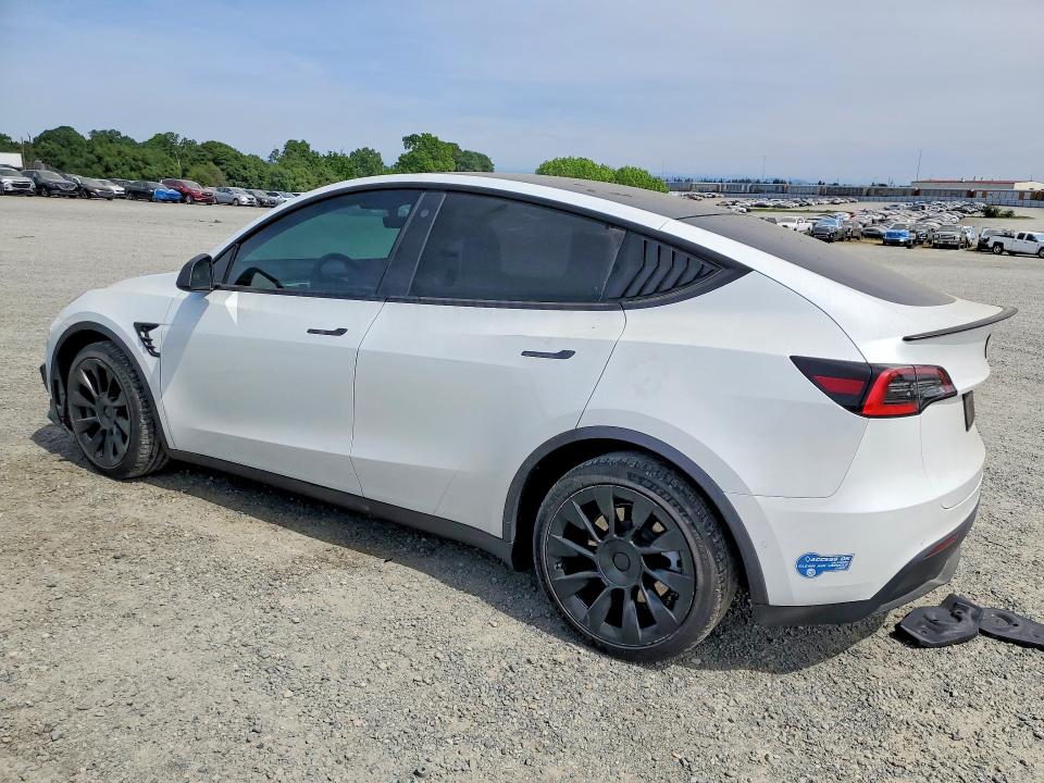 46426816 :رقم المزاد ، 5YJYGDEE2MF102188 vin ، 2021 Tesla Model Y مزاد بيع